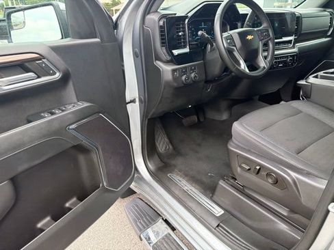 Used 2023 Chevrolet Silverado 1500 LT AWD/4WD image 46