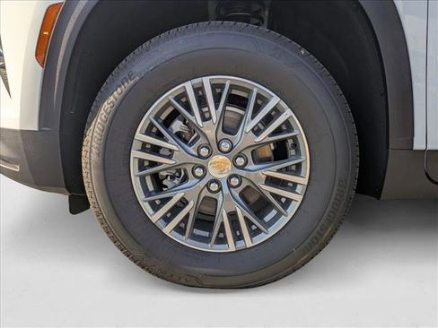New 2025 Chevrolet Traverse LT image 10