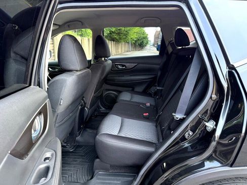 Used 2020 Nissan Rogue SV image 14