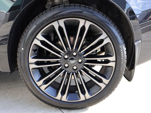 New 2026 Land Rover Range Rover Velar Dynamic SE image 19