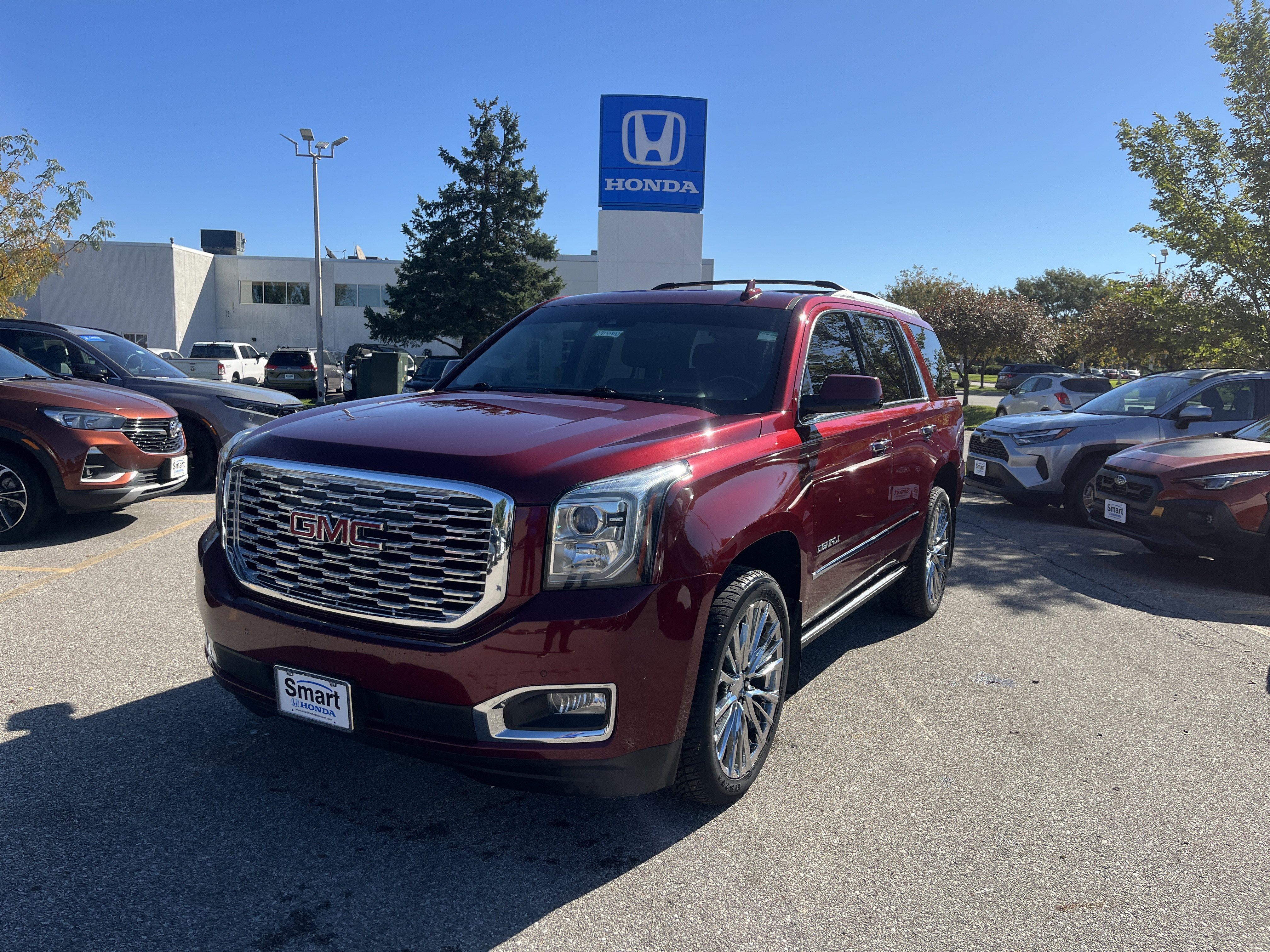Used 2018 GMC Yukon Denali w/ Open Road Package AWD/4WD image 1