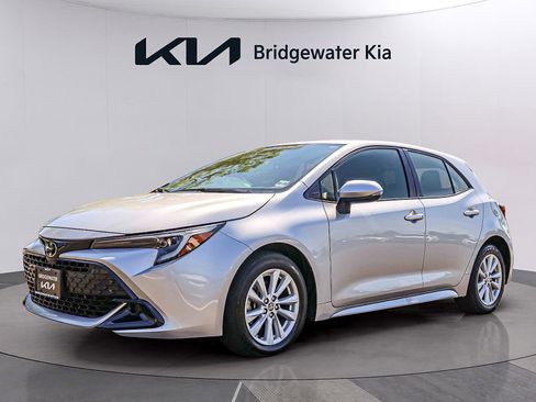 Used 2024 Toyota Corolla SE FWD image 3