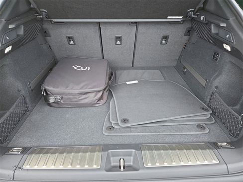 Used 2025 Porsche Macan Electric image 31