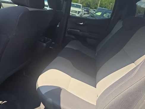 Used 2021 Toyota Tacoma TRD Sport AWD/4WD image 14