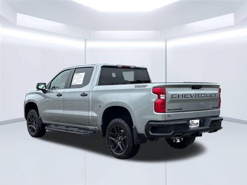 Used 2025 Chevrolet Silverado 1500 Custom Trail Boss w/ Dark Appearance Package AWD/4WD image 5