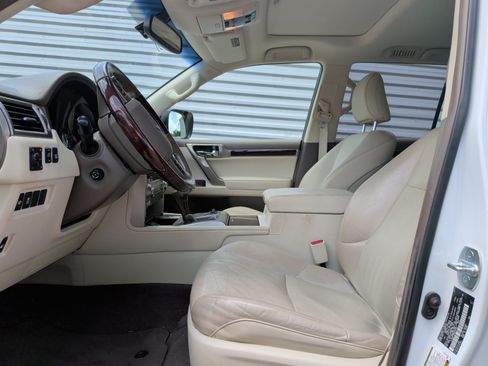 Used 2019 Lexus GX 460 Premium AWD/4WD image 16