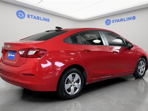 Used 2018 Chevrolet Cruze LS image 9