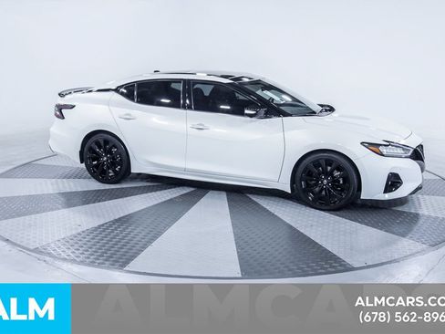 Used 2023 Nissan Maxima SR w/ Sport Mat Group FWD image 13