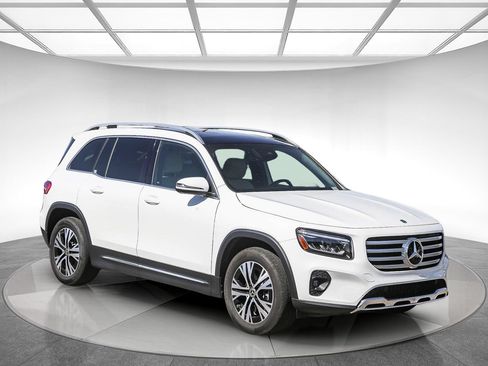 Used 2026 Mercedes-Benz GLB 250 image 4