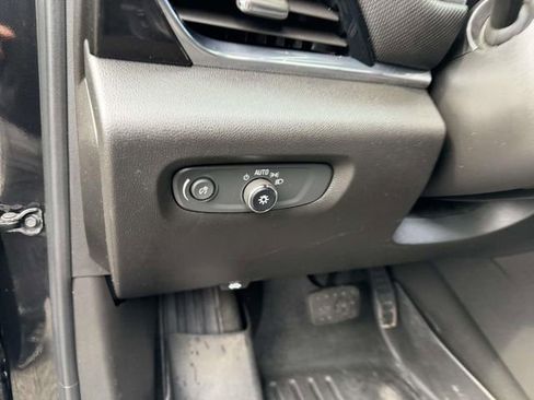 Certified 2023 Chevrolet Traverse RS image 20