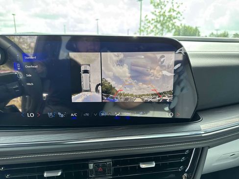 New 2025 Chevrolet Suburban Premier image 22