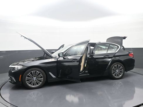 Used 2019 BMW 530i RWD image 40