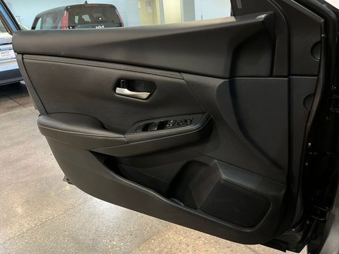 Used 2025 Nissan Sentra SV image 18