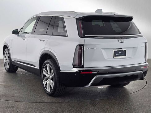 New 2026 Cadillac Vistiq Luxury w/ LPO, Floor Liner Package image 5