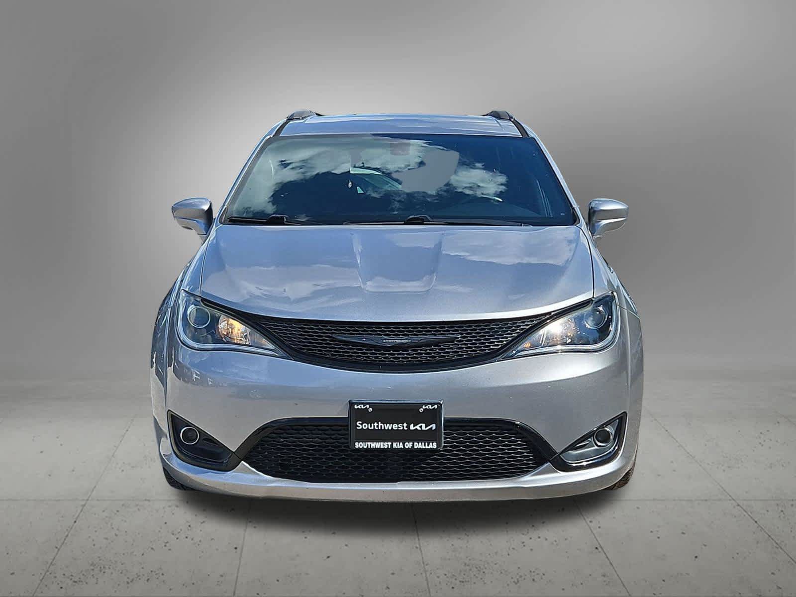 Used 2018 Chrysler Pacifica Touring Plus w/ S Appearance Package FWD image 5