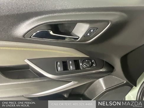 Used 2024 Chevrolet Trax ACTIV w/ Sunroof Package FWD image 17