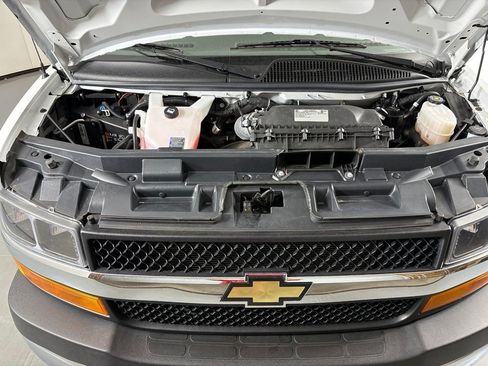 Used 2024 Chevrolet Express 3500 LT w/ LT Preferred Equipment Group RWD image 30