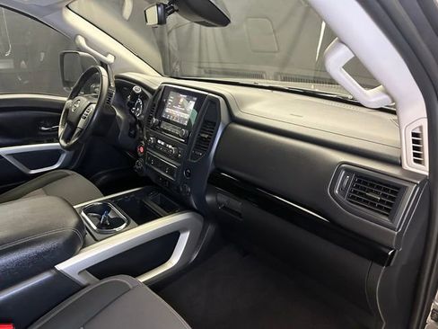 Used 2024 Nissan Titan SV w/ SV Convenience Package AWD/4WD image 17