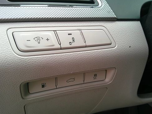 Used 2017 Hyundai Sonata Plug-IN Hybrid image 32