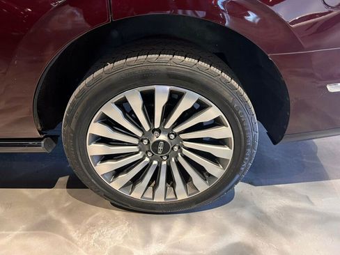 Used 2019 Lincoln Navigator Reserve AWD/4WD image 10