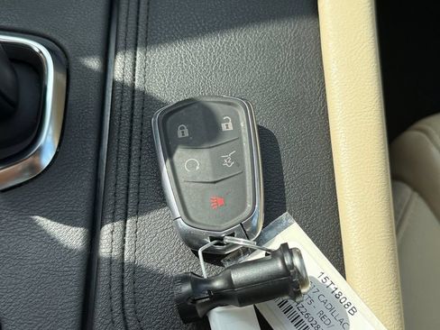 Used 2017 Cadillac XT5 Luxury w/ Driver Awareness Package FWD image 44