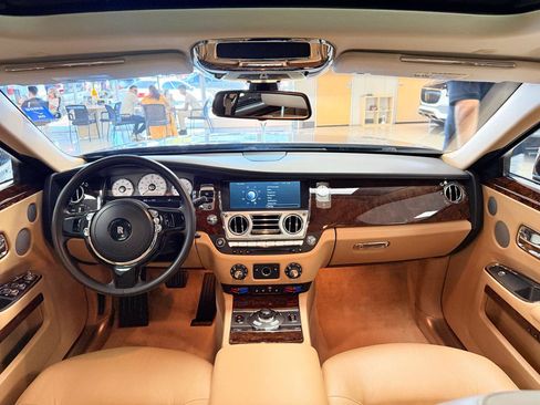 Used 2011 Rolls-Royce Ghost RWD image 9