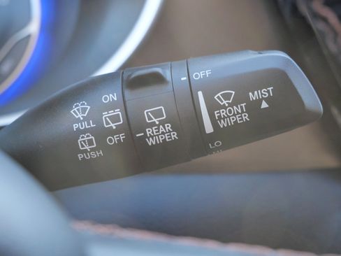 Used 2017 Chrysler Pacifica Touring-L image 34