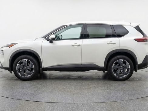 Used 2025 Nissan Rogue SV image 5