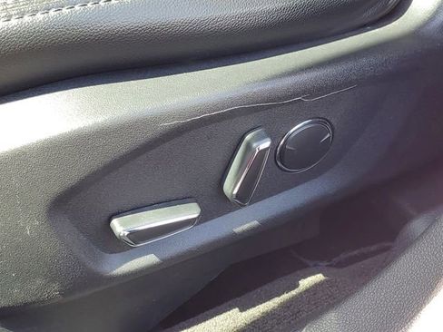 Used 2017 Ford Explorer XLT w/ Equipment Group 202A FWD image 11