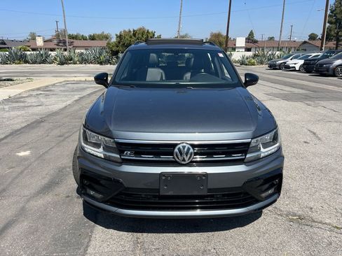 Used 2021 Volkswagen Tiguan SE R-Line image 2