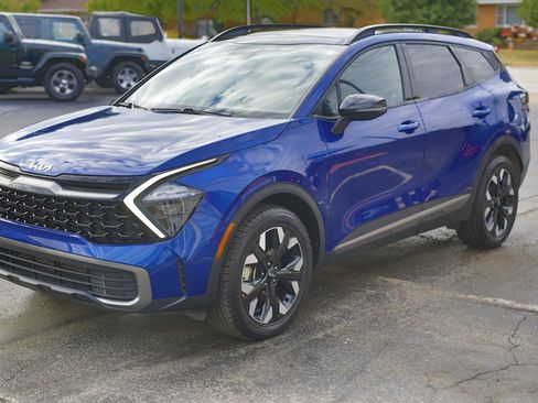 Used 2023 Kia Sportage X-Line w/ X-Line Premium Package image 3