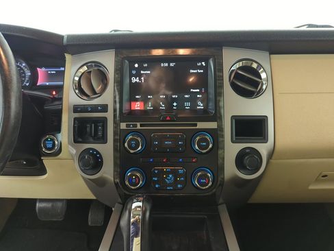 Used 2017 Ford Expedition Limited w/ Equipment Group 301A AWD/4WD image 13