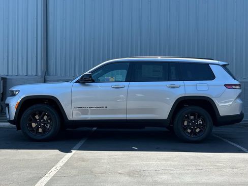 New 2026 Jeep Grand Cherokee L 4WD image 7