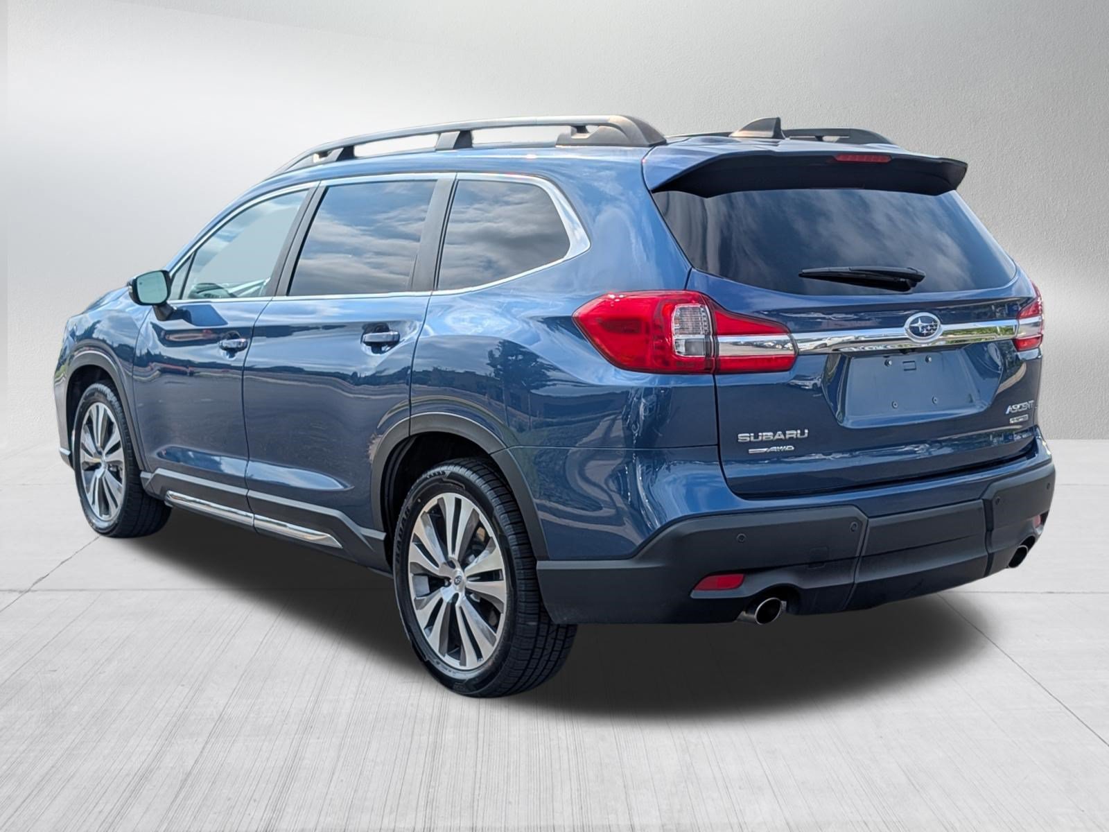 Used 2022 Subaru Ascent Limited AWD/4WD image 5