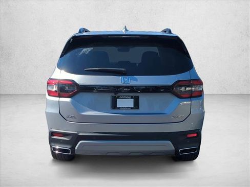 New 2025 Honda Pilot Touring image 6