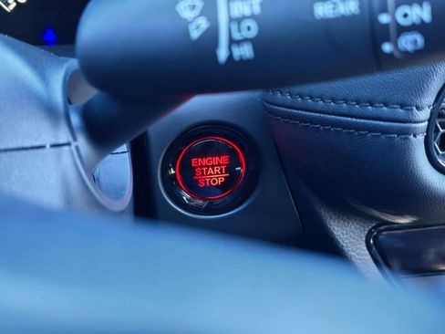 Certified 2025 Honda HR-V LX image 25