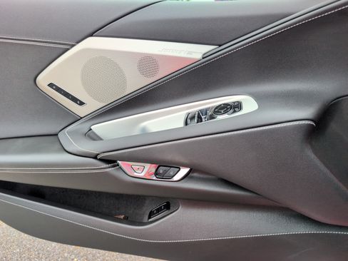 Used 2021 Chevrolet Corvette Stingray Preferred Cpe w/ Z51 Performance Package RWD image 15