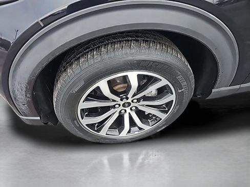 Used 2020 Ford Explorer ST w/ Premium Technology Package image 16