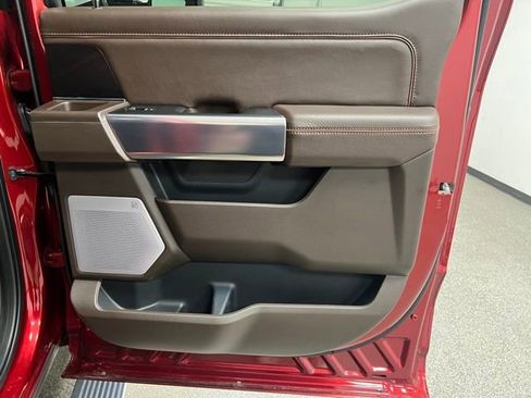 Used 2025 Ford F350 King Ranch w/ FX4 Off-Road Package image 48