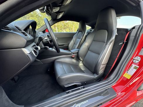 Used 2025 Porsche 718 Cayman image 13