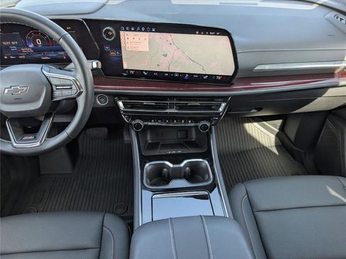 Used 2025 Chevrolet Traverse Z71 w/ LPO, Floor Liner Package AWD/4WD image 21