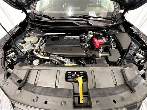 Used 2023 Nissan Rogue S AWD/4WD image 29