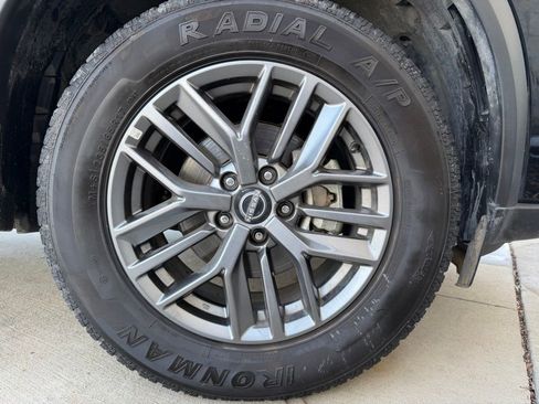 Used 2024 Nissan Rogue S image 29