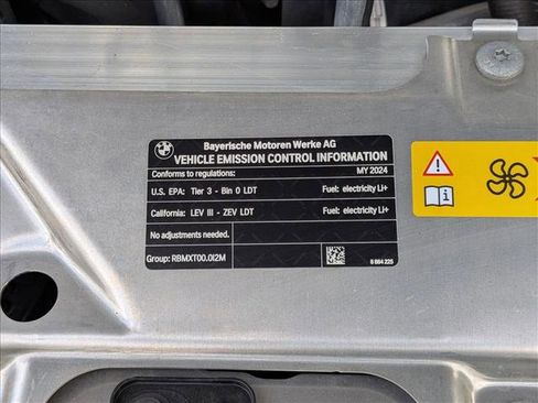 Used 2024 BMW iX xDrive50 w/ Premium Package AWD/4WD image 28