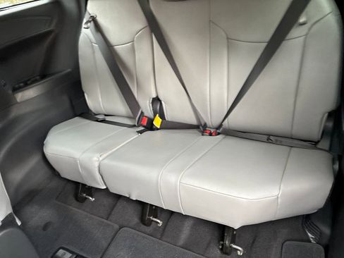 New 2026 Toyota Sienna XLE image 17