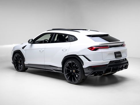 Used 2023 Lamborghini Urus S image 32
