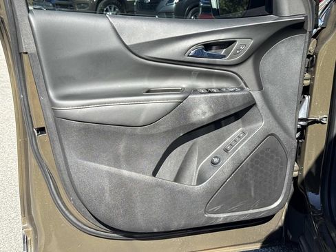 Used 2023 Chevrolet Equinox Premier image 22