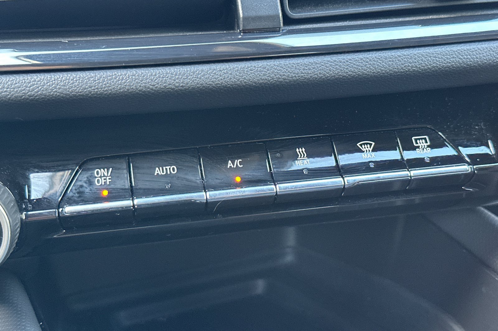 Used 2024 Chevrolet Equinox EV RS AWD/4WD image 31