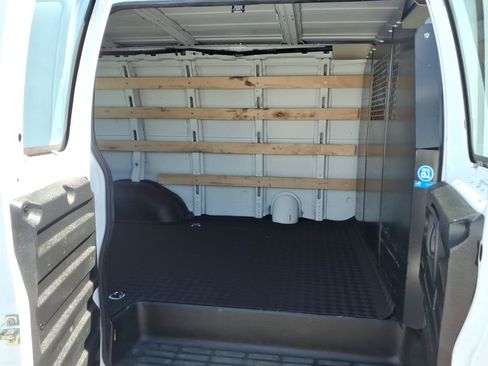 Used 2025 Chevrolet Express 2500 w/ Driver Convenience Package RWD image 17