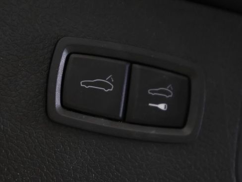 Used 2023 Porsche Macan AWD/4WD image 13